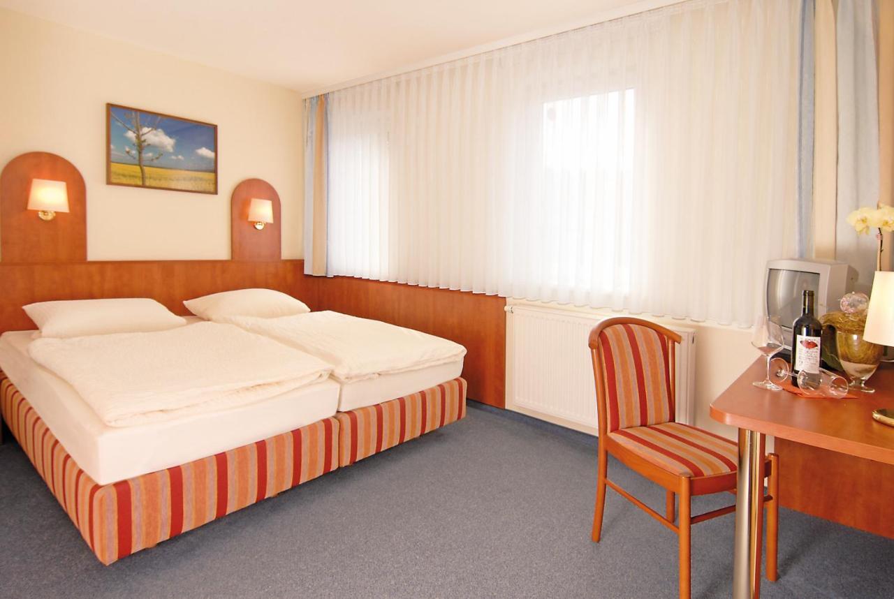Landgasthof Zur Tanne 2*